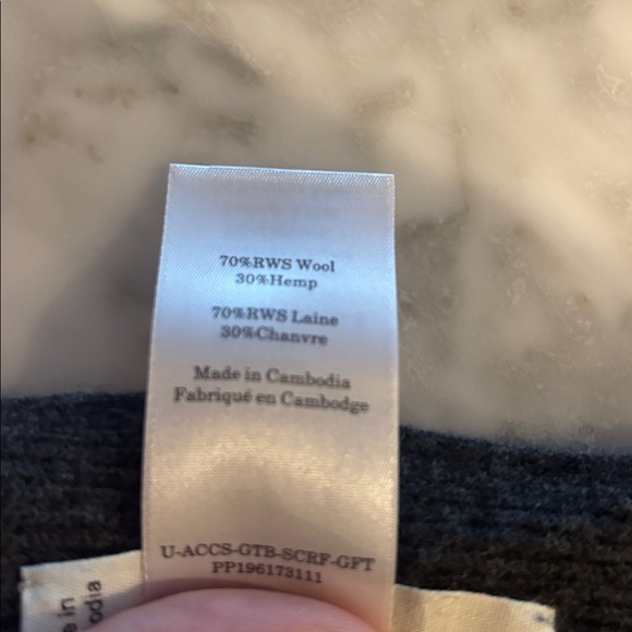 Everlane Charcoal Wool Scarf - Picture 3 of 3